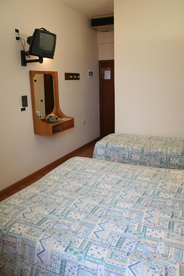 Hotel Sirena Senigallia Habitación foto