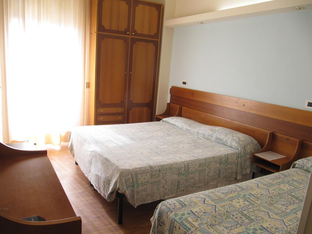 Hotel Sirena Senigallia Habitación foto